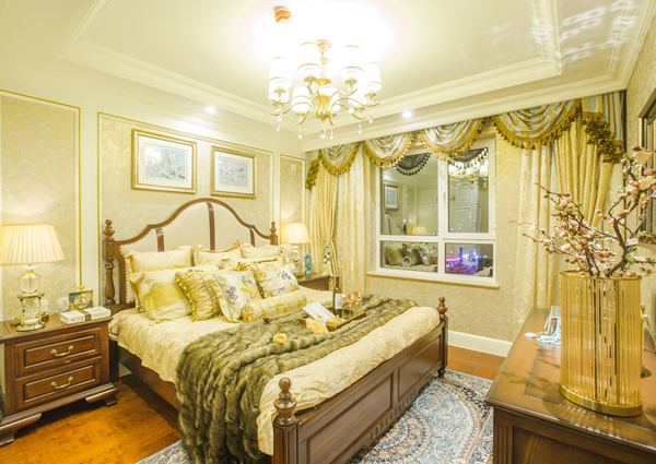 央城八號臥室實(shí)景拍攝_副本.jpg 央城八號臥室實(shí)景拍攝_副本.jpg