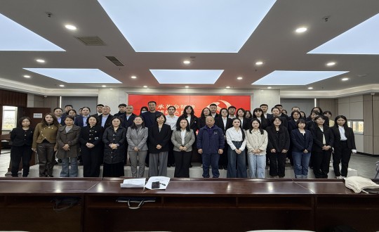 2024年10月18日，集團(tuán)黨委聯(lián)合長發(fā)擔(dān)保黨支部參加了由朝陽區(qū)黨群服務(wù)中心開展的“傳承革命精神 賡續(xù)紅色血脈”公益黨課_副本.jpg